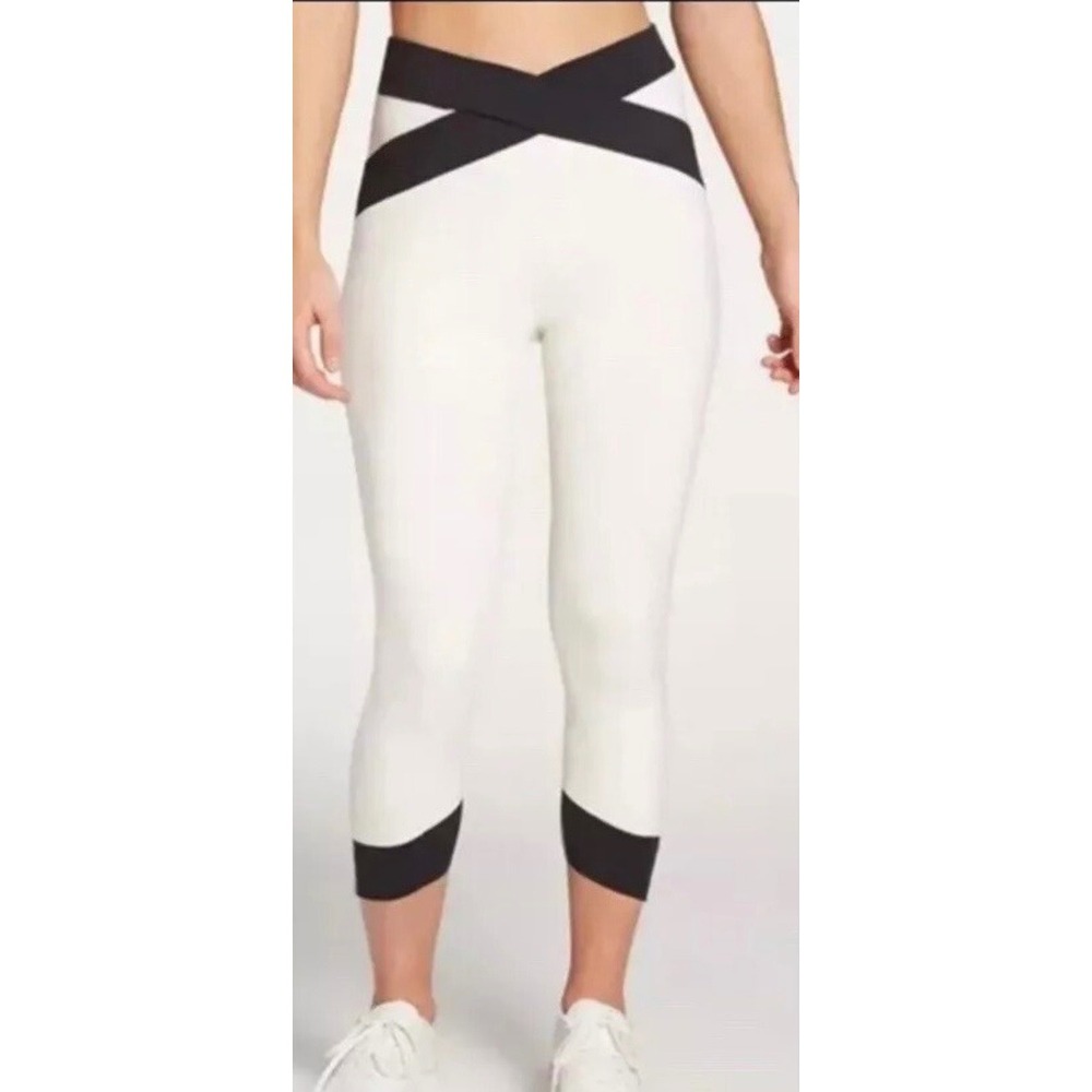 CALIA Stay The Path Colorblock Crossover High Waist Capri Leggings Cream Black M